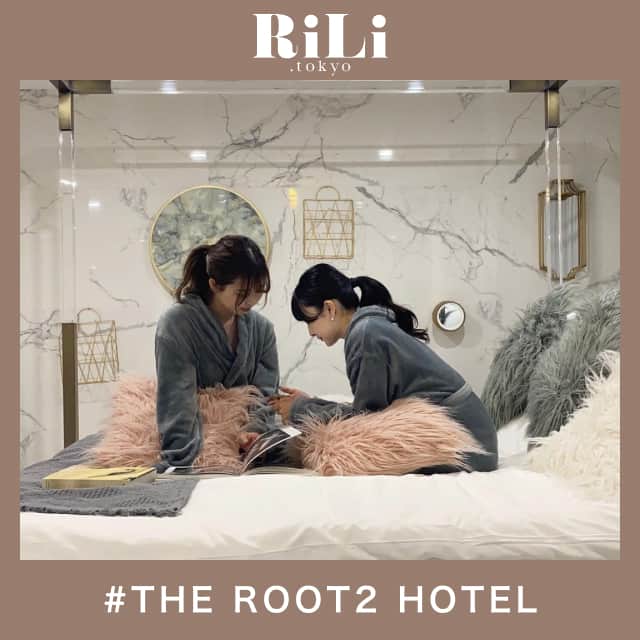 RiLiさんのインスタグラム写真 - (RiLiInstagram)「かわいすぎる空間にキュン【THE ROOT2 HOTEL】🏩♡⁣ ......⁣ 【THE ROOT2 HOTEL（ザ・ルートツーホテル）】って知ってる🤔❔京都にあるホテルなんだけど、大理石に囲まれた空間がとっても映えるってウワサ🙈💕⁣ 大理石で統一されたかわいいお部屋には最新家電がたくさんっ😳✨キッチンもついてるからちょっとしたお料理も作れちゃうし、ドリンクは24時間ルームサービスしてくれちゃうよ☕❤️⁣ チェックイン時に追加できるモーニングもとってもかわいいの😖🎀旅行の際にぜひ利用してみてね🧸♡⁣ .⁣ ※注意※⁣⁣ 外出の際はマスクの着用、人との距離を保つなどの感染対策を心がけ⁣帰宅時はしっかり手洗い・うがいを行いましょう！⁣⁣ またご紹介した店舗の営業時間等が⁣変更されている場合がございます。ご注意ください。⁣ ❣❣❣❣❣⁣ サイトやSNSで掲載させていただくお写真募集中😘📸⁣ かわいいコーデやアイテム、注目スポットなどが撮れたら、ハッシュタグ→#rili_tokyo  を付けて投稿❗⁣ ．⁣ Special Thanks💋 Photo by⁣ @___karin.jp⁣ @amane_3636⁣ @_153mk_⁣ @48amt⁣ @ruru22oxo⁣ @_amitaaaa⁣ @oremon531⁣ @__t98.ky⁣ ．⁣ #THE ROOT2 HOTEL#ザルートツーホテル#京都ホテル#京都旅行#関西旅行#ホテルモーニング#大理石 #rili_tokyo #おしゃれさんと繋がりたい #お洒落さんと繋がりたい #ファッション #패션스타그램 #ootd #outfit」11月30日 12時00分 - rili.tokyo