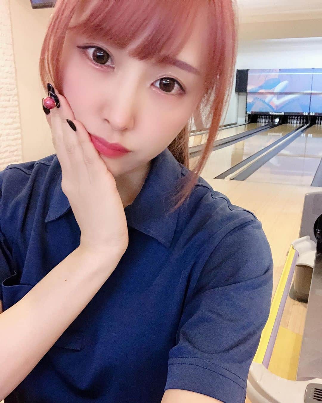 のインスタグラム：「おはくま🐻 . . #おはよう #gm #goodmorning #おはくま #ボウリング #bowling #볼링 #🎳 #自撮り #snow #自撮り界隈 #ボウリング好きな人と繋がりたい #ボウリング #bowling #볼링 #🎳 #Tokyo #japan_of_insta #japaneseidol #instagood #idol #バクステ外神田一丁目 #Pリーガー #likeforlikes #followｍe #🇰🇷 #🇯🇵 #すきぴ」
