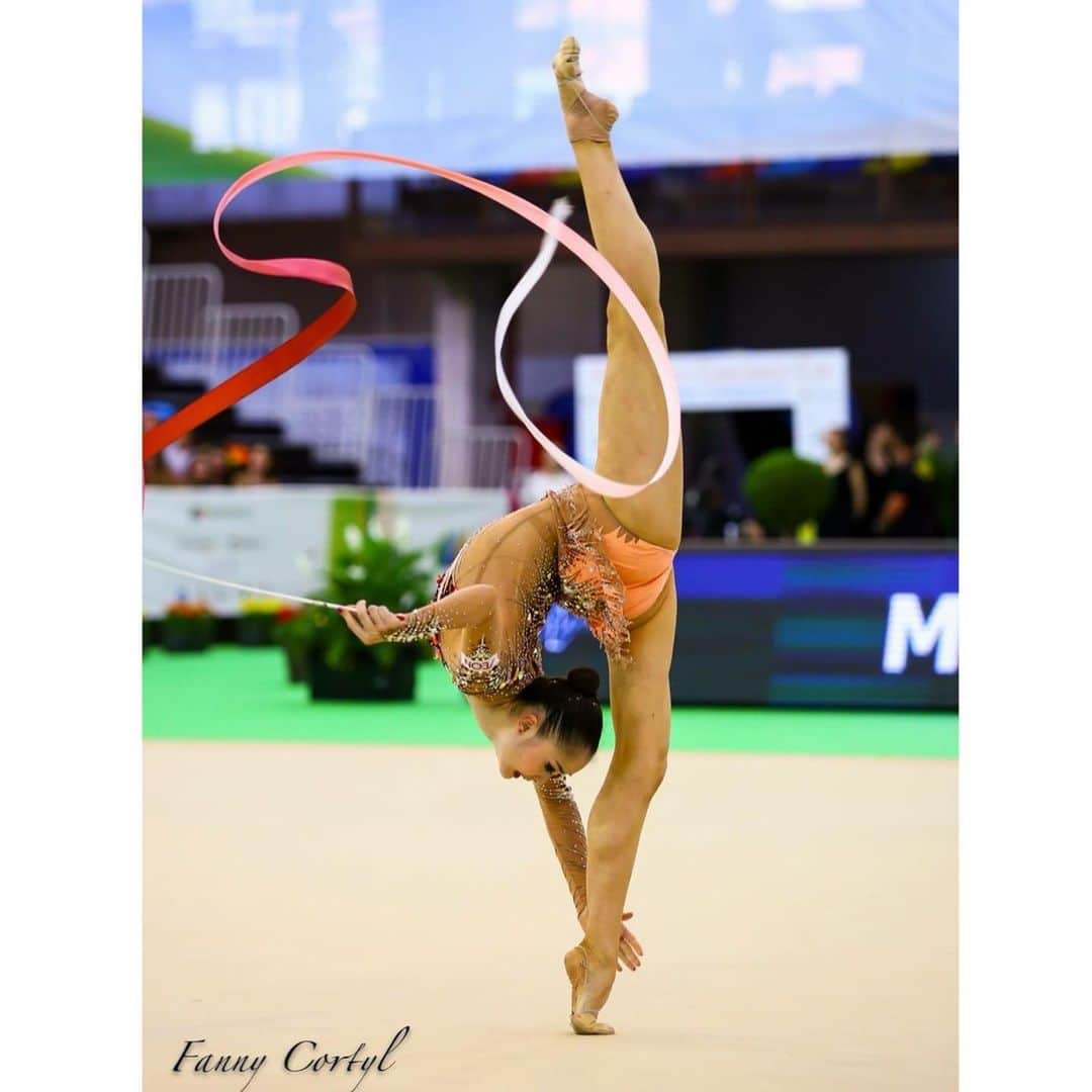 皆川夏穂さんのインスタグラム写真 - (皆川夏穂Instagram)「Believe in yourself and move forward 🏃🏻‍♀️ ﻿ ﻿ ﻿ WC Guadalajara 2017 ❤︎﻿ ﻿ #rhythmicgymnastics  #roadtotokyo」11月30日 12時23分 - kaho_minagawa0820