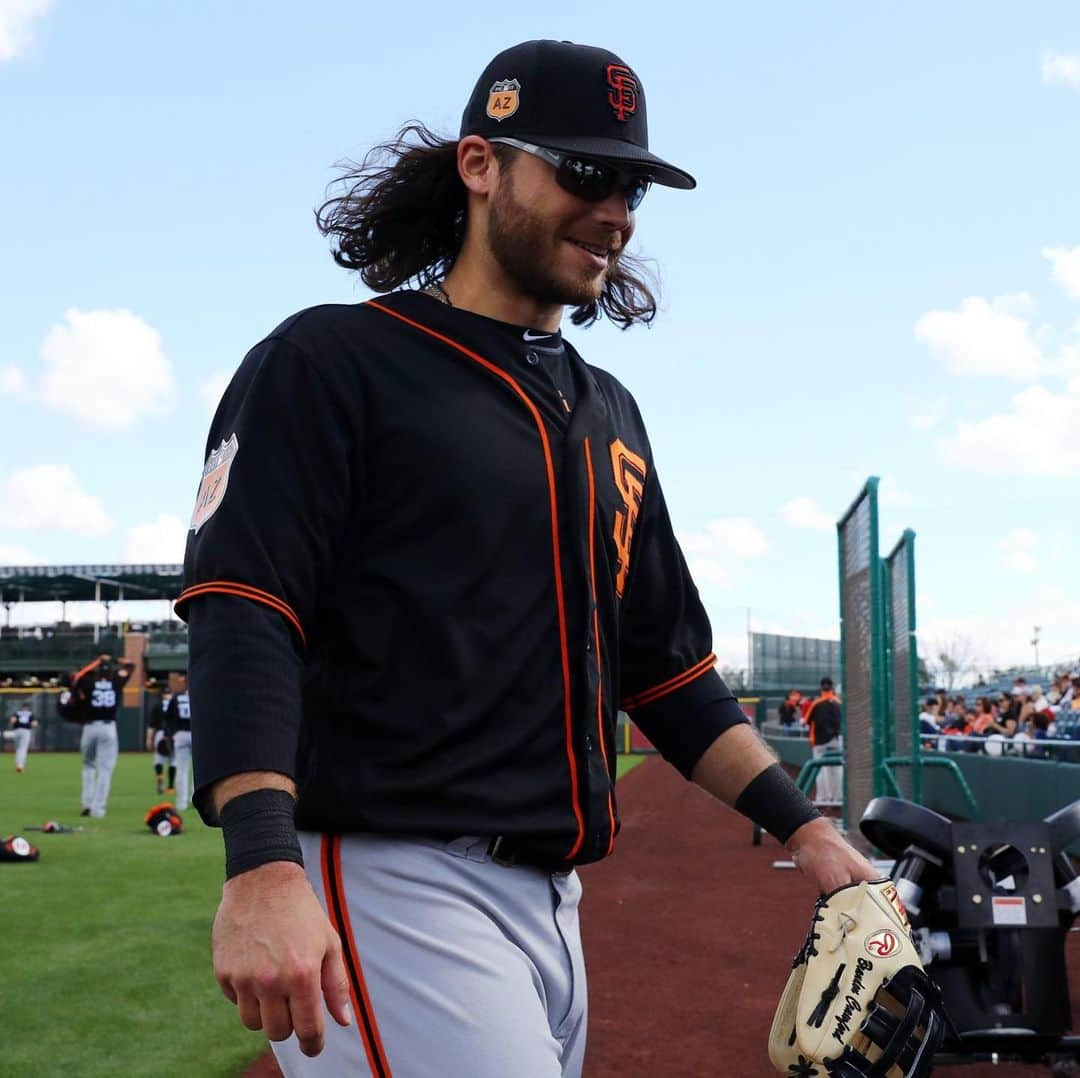 サンフランシスコ・ジャイアンツさんのインスタグラム写真 - (サンフランシスコ・ジャイアンツInstagram)「Swipe to see @therealbcraw35’s hair grow. #SFGiants」11月30日 12時20分 - sfgiants