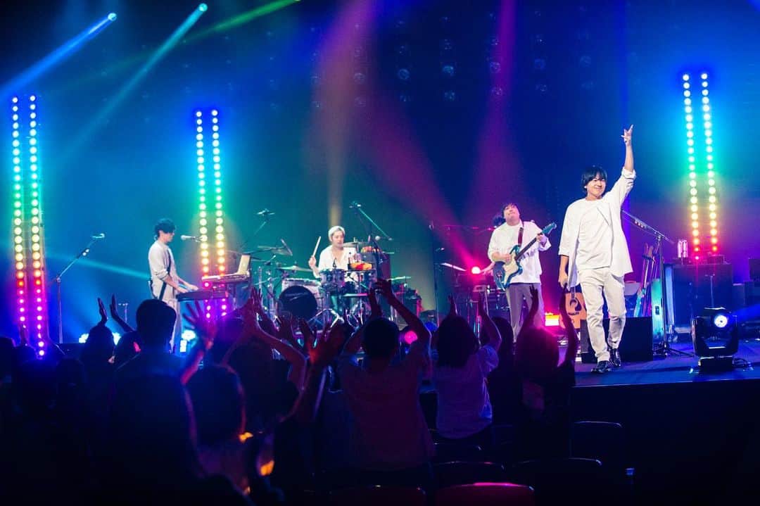 のインスタグラム：「flumpool 10th Tour「Real」岡山公演ありがとうございました🍑  今週は12/3,4東京公演です🗼  #flumpool #10th #live #tour #real #okayama」