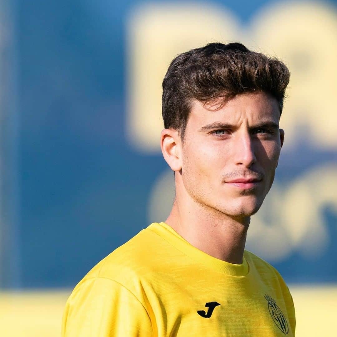 ビジャレアルCFのインスタグラム：「Uno di noi 💪! .  One of our own 💪!  #Villarreal #futbol #football #soccer #LaLiga」