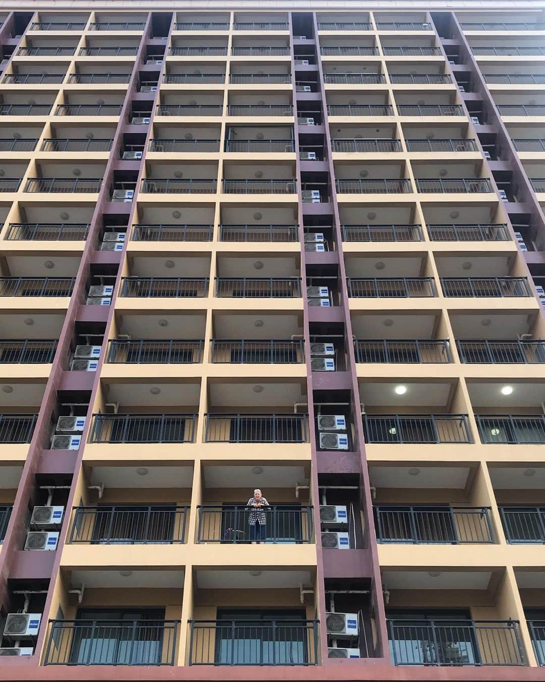 Shunsuke Miyatakeのインスタグラム：「A quarantine palace, somewhere in Phnom Penh, Cambodia」