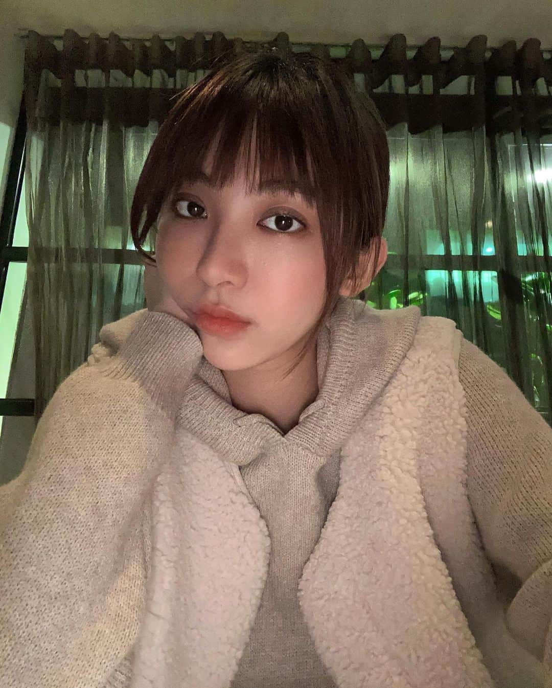 特蕾沙（Teresa）さんのインスタグラム写真 - (特蕾沙（Teresa）Instagram)「🐑本日針織衣加毛毛的出場時機正確✅  そろそろ衣替えするんだよね！  #衣替え #終於沒有穿到流汗 #可喜可賀啊」11月30日 22時03分 - teresa_te.official