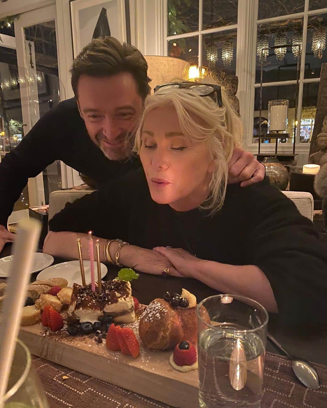 ヒュー・ジャックマンのインスタグラム：「Happy birthday to my incredible wife. Your courage, wit, open heartedness, loyalty, creativity, joie de vivre, cheekiness and spontaneity inspire me every day. I love you so much more than any caption can convey.」