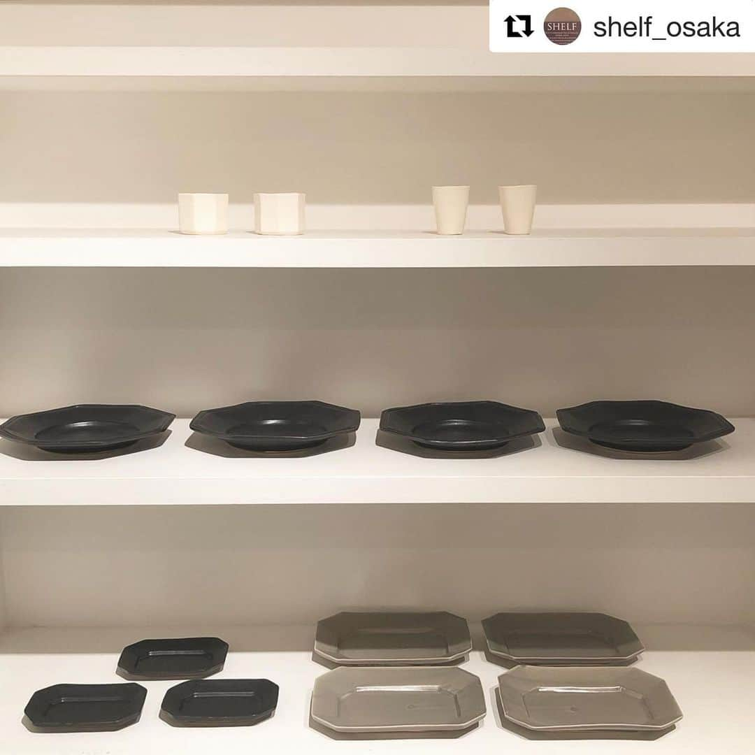 井山三希子さんのインスタグラム写真 - (井山三希子Instagram)「#Repost @shelf_osaka with @get_repost ・・・ 井山三希子器展 11:00ー18:00  会期は明日までとなります。 ご覧頂けるものが、写真のもの数点となりました。 ご来店をご希望される方は、営業時間内に事前にお電話にてご連絡ください。 06-6355-4783 どうぞよろしくお願いいたします。  #shelf_osaka」11月30日 22時12分 - nikoyagi