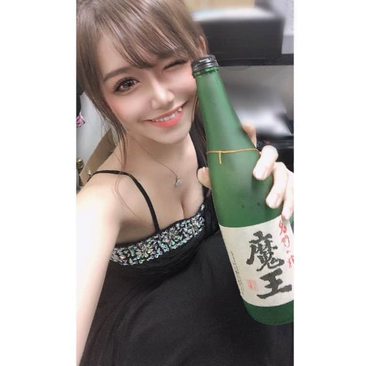 NANAのインスタグラム：「. 焼酎は魔王がいちばんすきだよ🥱💓  #お酒 #焼酎 #魔王」