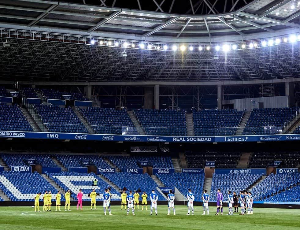 ミケル・メリノさんのインスタグラム写真 - (ミケル・メリノInstagram)「Lo dejamos todo en el campo. +1 punto y a seguir! 💪🏻⚪️🔵⠀  ⠀  The team gave everything. +1 point and let’s keep going! 💪🏻⚪️🔵⠀  ⠀  #RealSociedad #RealSociedadVillarreal #LaLiga #Football」11月30日 22時34分 - mikelmerino