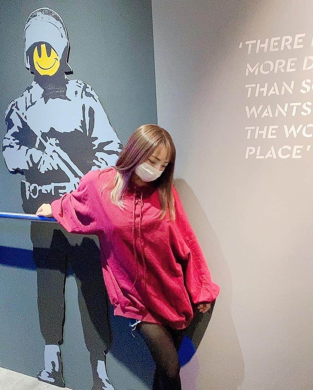琴乃さんのインスタグラム写真 - (琴乃Instagram)「#banksy #dismaland #バンクシー展 #バンクシー展天才か反逆者か #selca #selfie #셀카 #셀스타그램 #셀피」11月30日 22時32分 - realsujeong