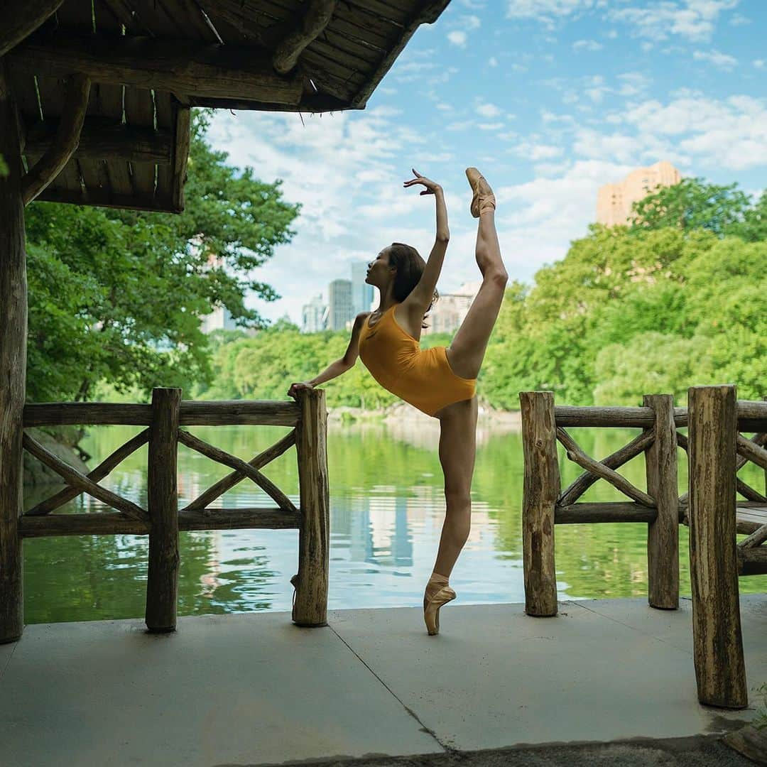 ballerina projectさんのインスタグラム写真 - (ballerina projectInstagram)「𝗪𝗮𝗻𝗧𝗶𝗻𝗴 𝗭𝗵𝗮𝗼 in Central Park New York City. #ballerina - @wanting__zhao #centralpark #newyorkcity #ballerinaproject #ballerinaproject_ #ballet #dance #pointe #wantingzhao   𝗕𝗮𝗹𝗹𝗲𝗿𝗶𝗻𝗮 𝗣𝗿𝗼𝗷𝗲𝗰𝘁 𝗯𝗼𝗼𝗸 is now in stock. Go to @ballerinaprojectbook for link.」11月30日 23時03分 - ballerinaproject_