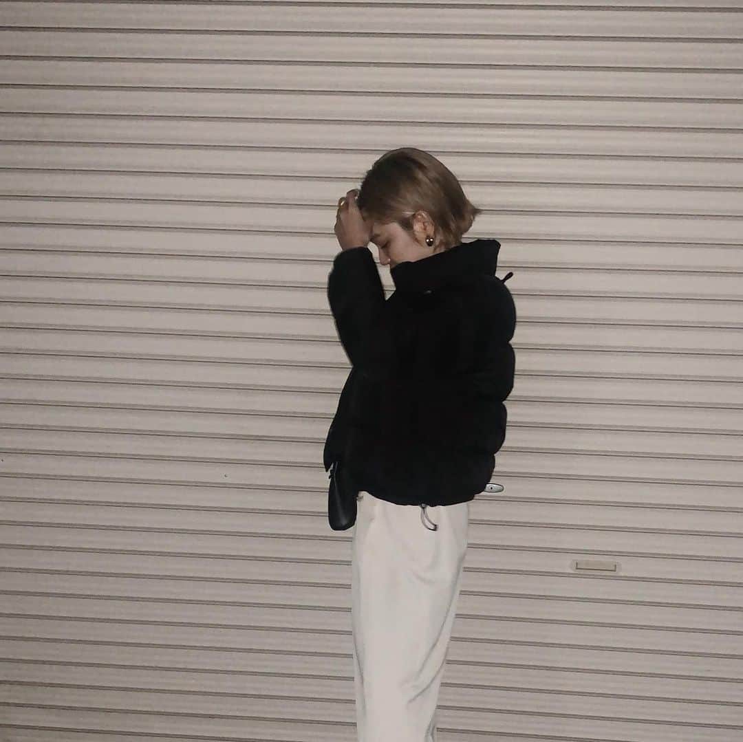 kanetaka ayaさんのインスタグラム写真 - (kanetaka ayaInstagram)「・ ・ 29th ・ ・ 今年ずーっと29歳ゆーてたんで まだ29か。って感じ🥸 ・ まだまだ人生楽しめるな、と感じております🥸 ・ ou:north face bottom:Ungrid ・ #ungrid#ungridコーデ #ungrid_official  #coordinate#outfit#私服 #モノトーンコーデ#1130#ノースフェイス」11月30日 23時18分 - aya_kanetaka_