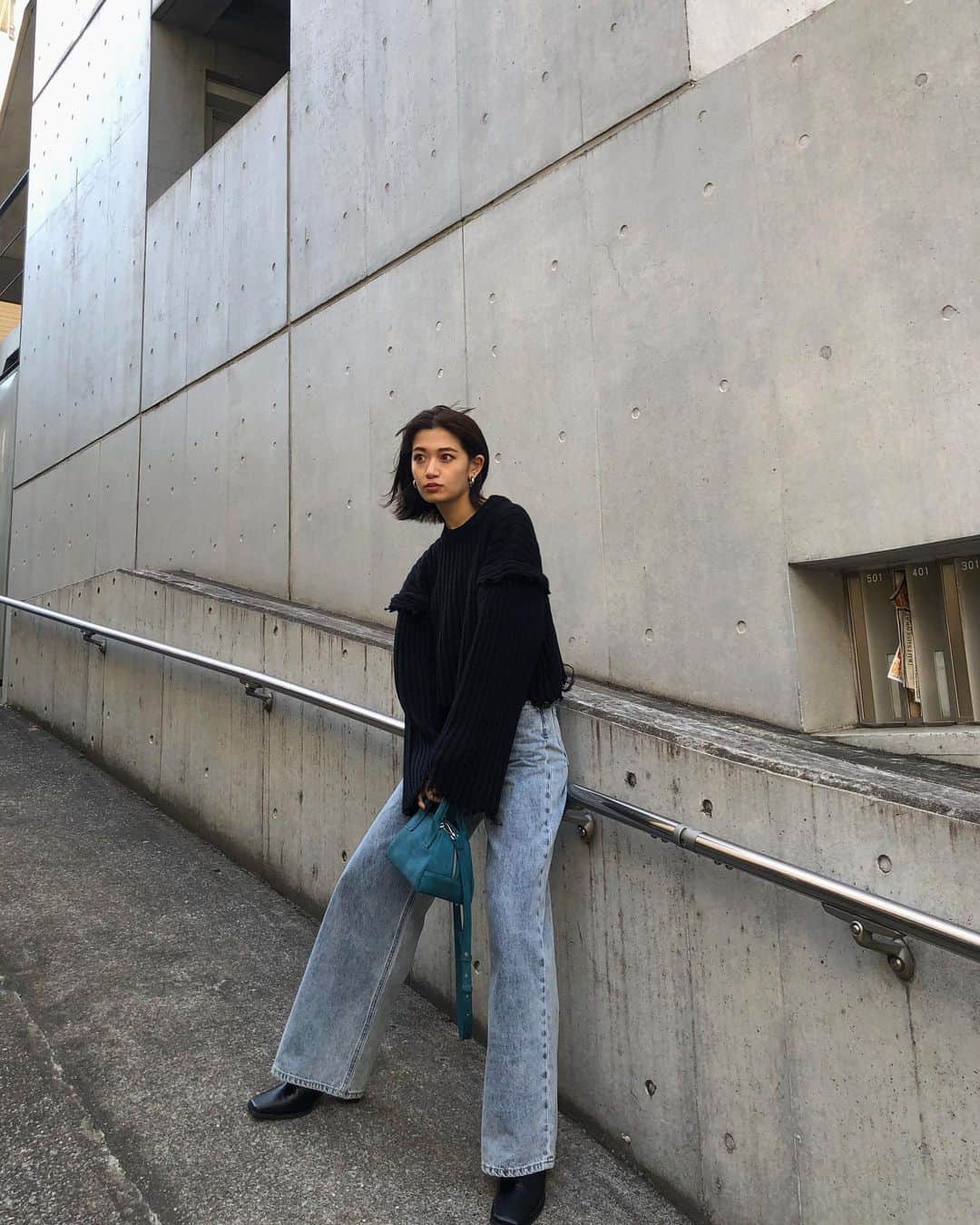 LISAさんのインスタグラム写真 - (LISAInstagram)「lumine limited💙💦 ニットお気に入り  ---------------- 💻📲発売中のアイテムは topのURL @lisanaito からチェックしてね✈︎ #EMODA」11月30日 23時22分 - lisanaito