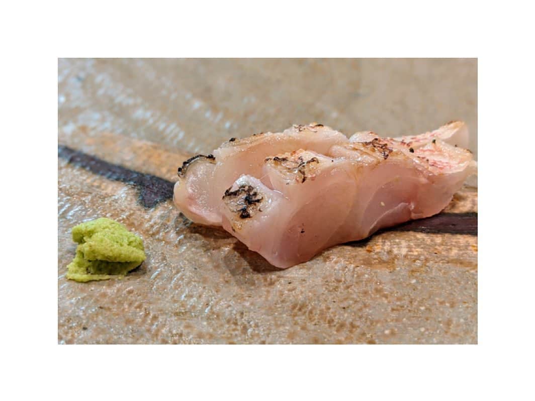 川村亜紀さんのインスタグラム写真 - (川村亜紀Instagram)「甘鯛の炙り。 シンプルだからこそ職人さんの腕が光ります。 ごちそうさまでした。 #kyoto #gion #tastykyoto #kyotogroumet  #京都 #修 さん #割烹 #寿司割烹 #甘鯛の炙り #京のお味   #美味しいもの日記」11月30日 14時29分 - _aki1015_