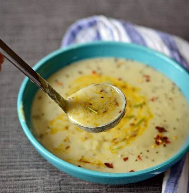 Archana's Kitchenさんのインスタグラム写真 - (Archana's KitchenInstagram)「The weather is so perfect to have a hot bowl of soup! Try this Cumin Spiced Potato And Leek Soup Recipe that is so delicious, satisfying, and perfect to warm you up. Get the recipe from the smart.bio link in my profile @archanaskitchen . . . . . #recipes #easyrecipes #archanaskitchen #healthyeating #soup #warmsoup #wintersoup #winterrecipes #souprecipe #soupseason  #homemadefood #eatfit #cooking #food #healthyrecipes #foodphotography #recipeoftheday #comfortfood #deliciousfood #delicious #instayum #food」11月30日 14時30分 - archanaskitchen