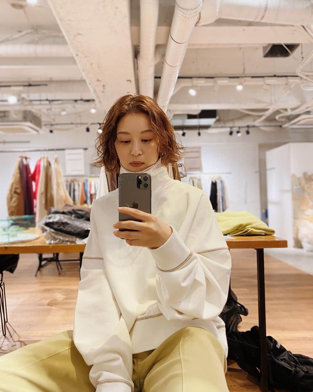 Eri Koyamaのインスタグラム：「. 今日で11月もおわり😦 自転車漕いでたら風吹いた途端に 枯れ葉が目に入っていたすぎた。笑 . 12月もかわいい新作 まだまだあるんです♡ . @ungrid_official @ungrid_staffsnap @eri_koyama_ #153cmコーデ」