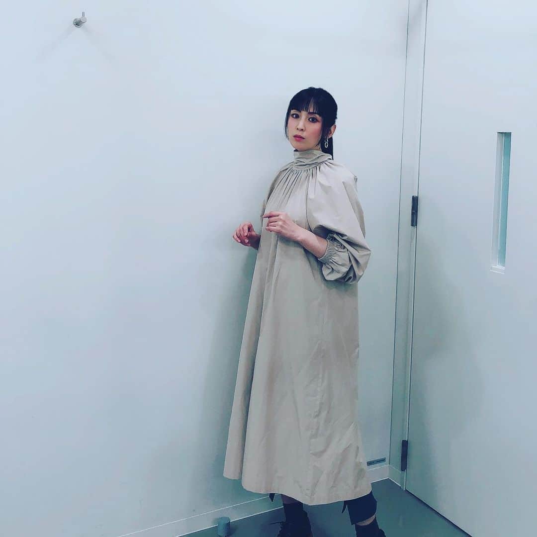雛形あきこさんのインスタグラム写真 - (雛形あきこInstagram)「お洋服とアクセサリー #anana_official」11月30日 14時44分 - akiko_hinagata