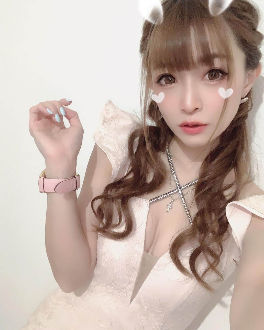 のインスタグラム：「🐰#newドレス 💗 ♥ YYY dress さん (@yyy_dress )で ローブドフルールのドレス購入🤍 🧸 @robedefleurs_official  ♥ セクシーだしめちゃくちゃかわいい🐰💋💕 ヘビロテするー💓💓💓💓 ♥ #マスク もYYY dressさんで ゲットしましたー🐰🤍 ♥ ♥ 🐰投稿しなおしました❕❕ いいねくれた方すみません  #中洲 #中洲キャバ嬢 #中洲キャバクラ  #キャバクラ #キャバ嬢 #キャバ #紗々木りん  #ドレス #dress #ローブドフルール #ヘアメ  #robedefleurs #キャバドレス #ヘアセット」