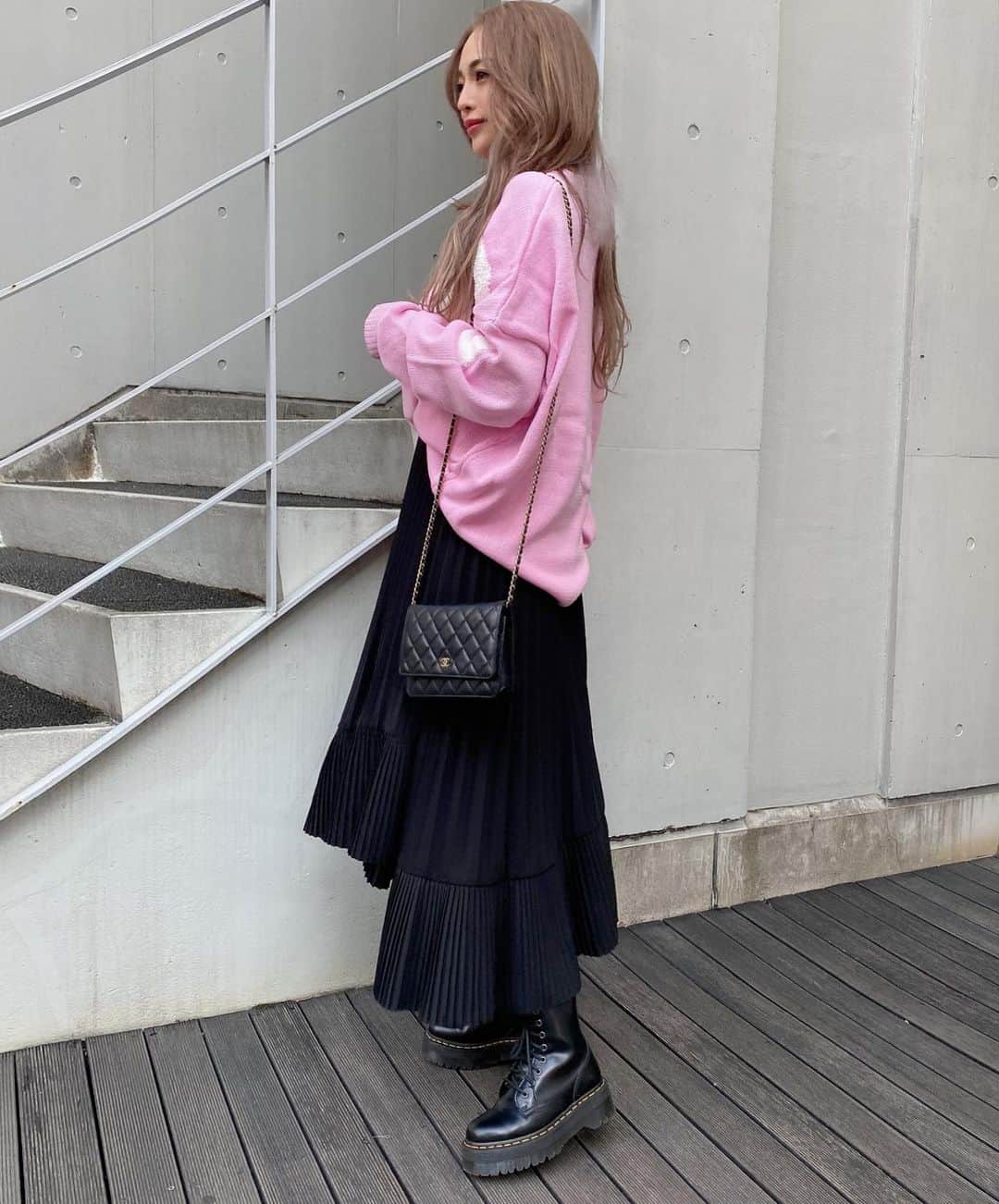 Select Shop MIRROR9さんのインスタグラム写真 - (Select Shop MIRROR9Instagram)「ICON knit pullover/PK(M.L.XL) Rose long skirt/BK(FREE) model / @coco_mirror9 (162cm L着用) #MIRROR9 #ミラーナイン」11月30日 15時21分 - mirror9official