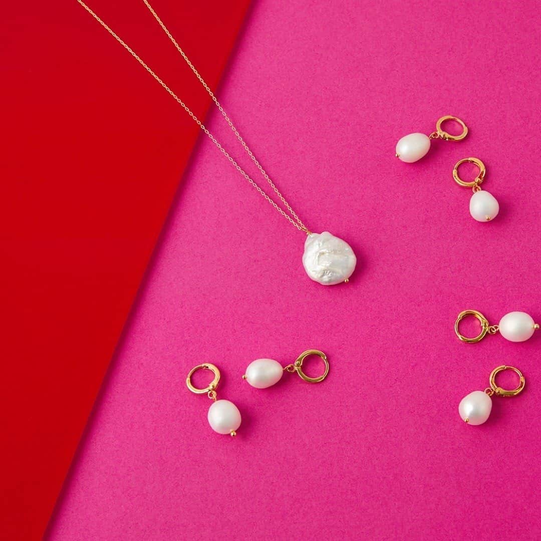 アクセサライズのインスタグラム：「Just a Pearl getting very excited about Cyber Monday! 💥  Tap link in bio to shop  #Accessorize」