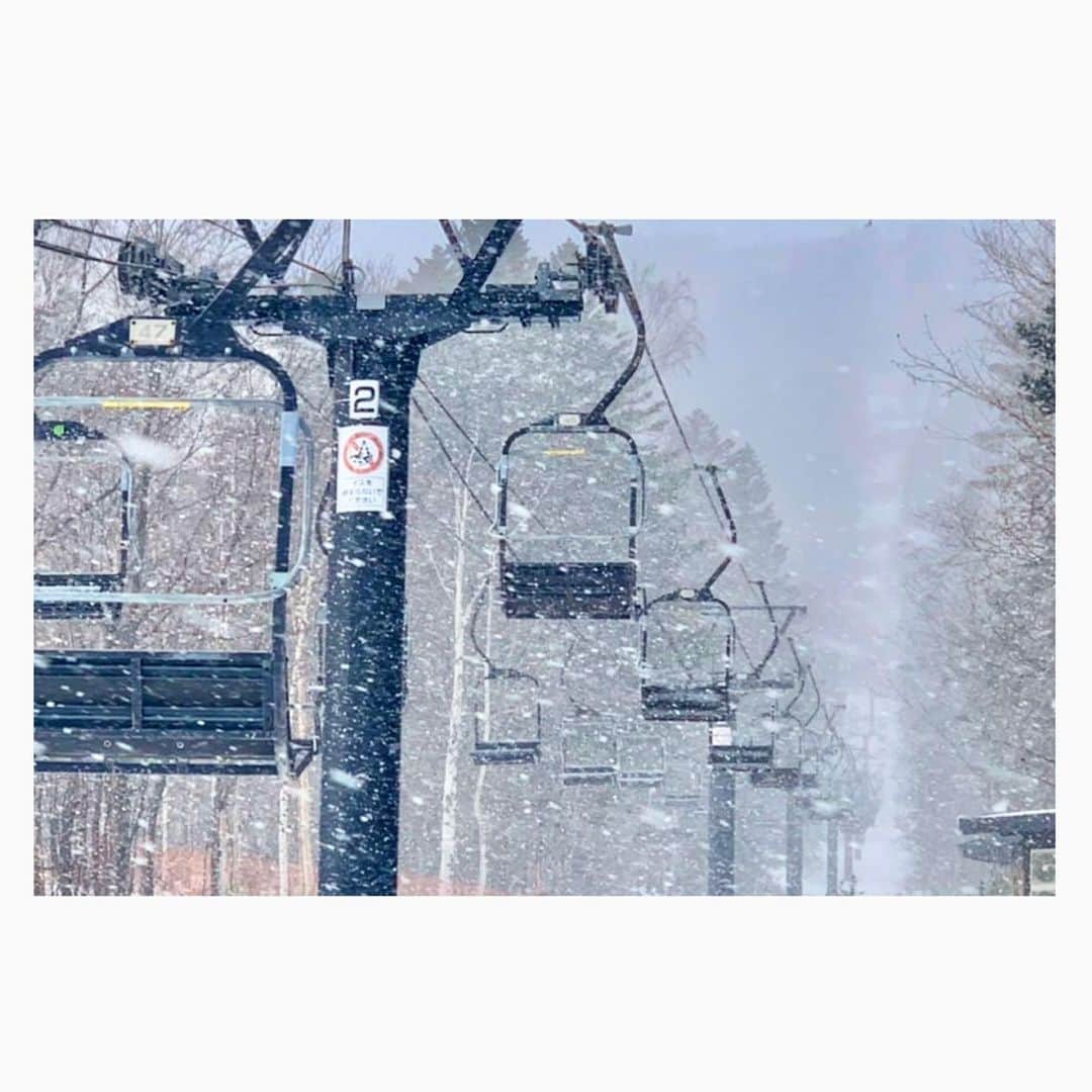 星野リゾート　トマムさんのインスタグラム写真 - (星野リゾート　トマムInstagram)「雪が降り続く星野リゾート　トマム スキー場。明日、12月1日9:00より一部リフトとコース（ニポチェア、ハローニポ）がオープンします。 今朝は−7.8℃まで冷え込みました❄️降雪した雪が溶けることなく積もっていっています🏂⛷✨  #HoshinoResorts #星野リゾート #tomamu #hoshinoresortstomamu #星野リゾートトマム #トマム #risonaretomamu #リゾナーレトマム #risonare #リゾナーレ #北海道旅行 #星野集團 #Hokkaidotrip」11月30日 16時29分 - hoshinoresorts_tomamu