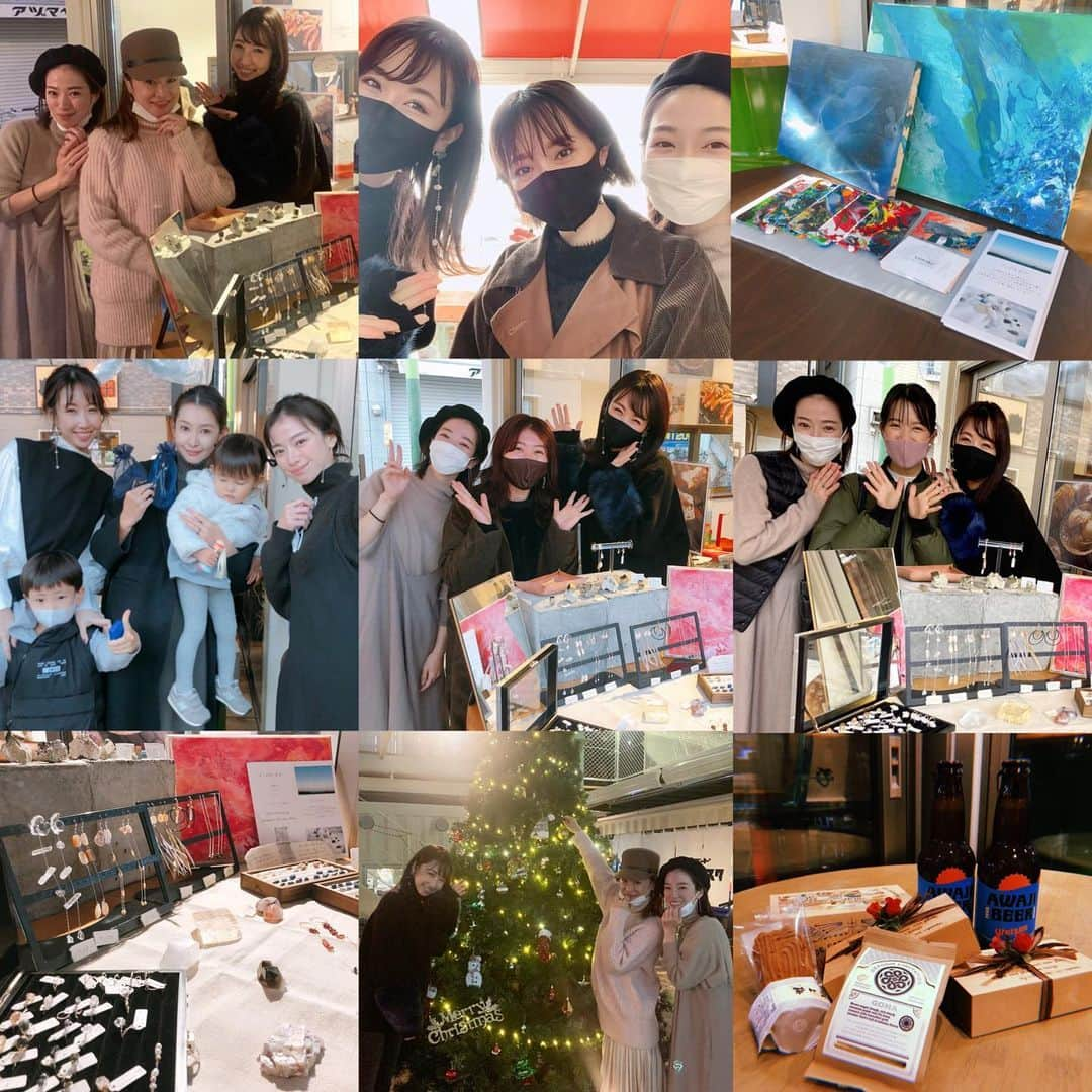 崎本ゆかりのインスタグラム：「🧸🎈 一部ですがお写真を..📷 他にもたくさんの方にご来場頂きました！ 中には数年ぶりに会えた人も..😳嬉しかったなぁ✨ ご購入いただいた皆様 ありがとうございました☺️🙏🏻💕  また素敵なお知らせができるようがんばりますっ🌼  #popupshop#accessory#handmade#c_case#c_case_official#naturalstone#pure#original#art#craftvillagenishikoyama#reno#thanks#memories#ポップアップ#ハンドメイド#アクセサリー#ものづくり#天然石#世界に一つ#記念撮影#ありがとうございました」