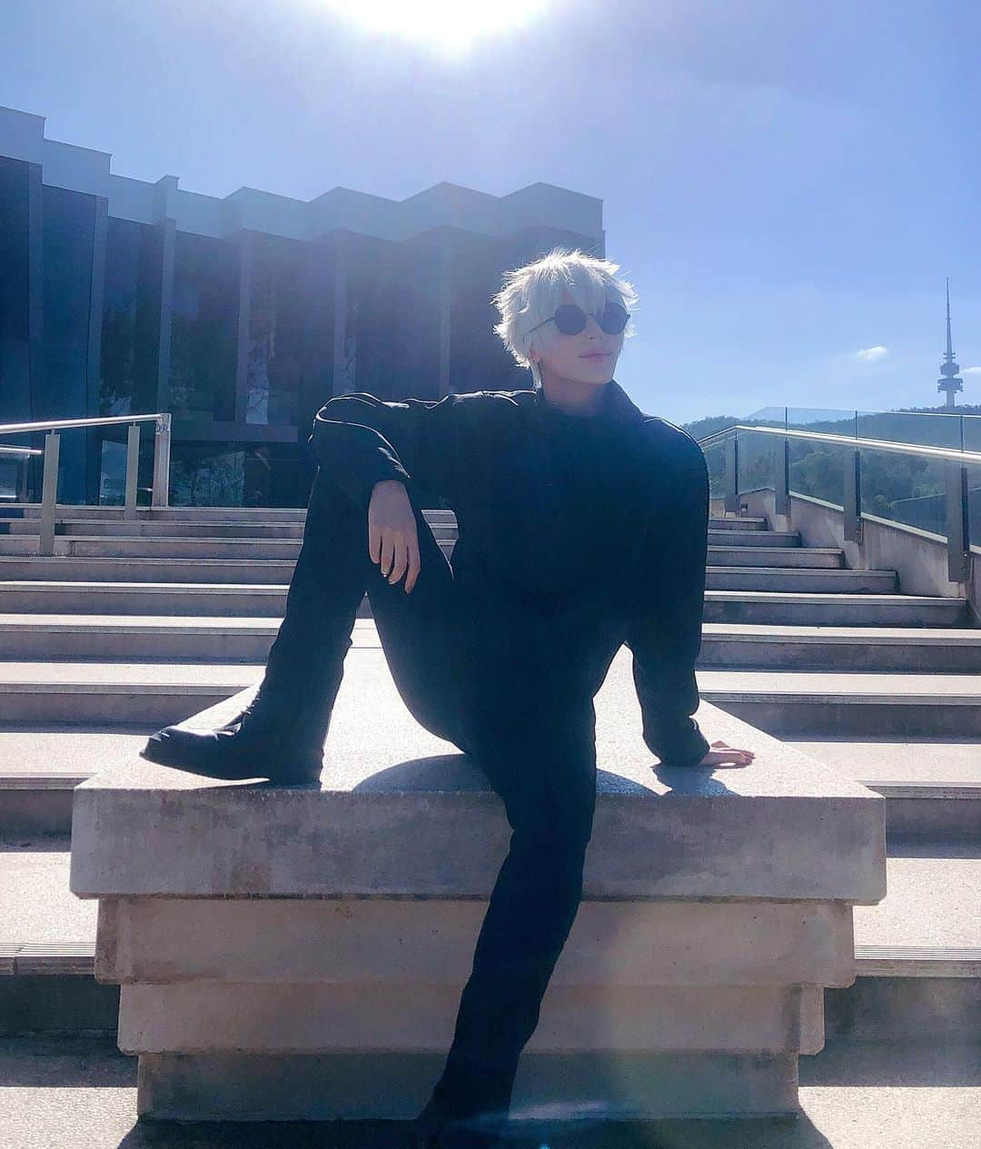 ナイトさんのインスタグラム写真 - (ナイトInstagram)「Today’s photoshoot is Gojo Satoru! 🕶 #cosplay #gojosatoru #jujutsukaisen #呪術廻戦 #五条悟」11月30日 16時51分 - knitecoser