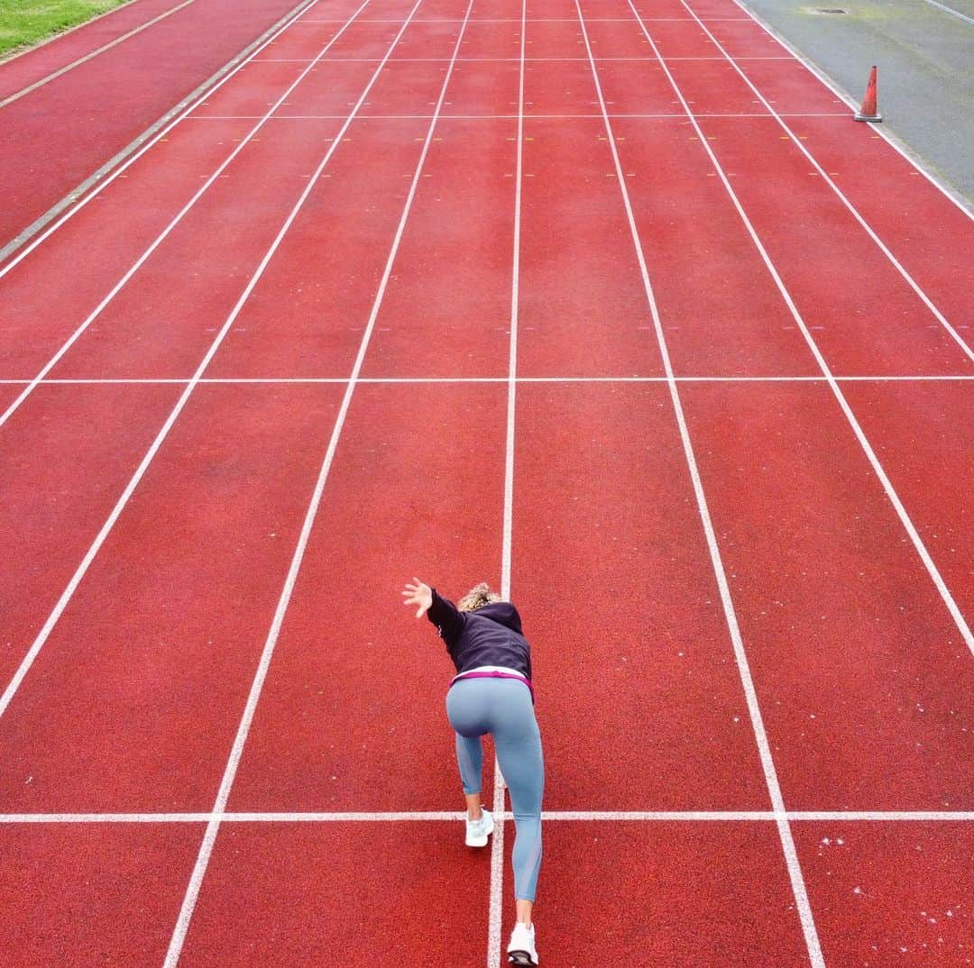 Laviai NIELSENのインスタグラム：「Happy Monday 🌞 Today is the start of a new training block for me so I’m excited to start the week! Let’s get it 💪🏼」