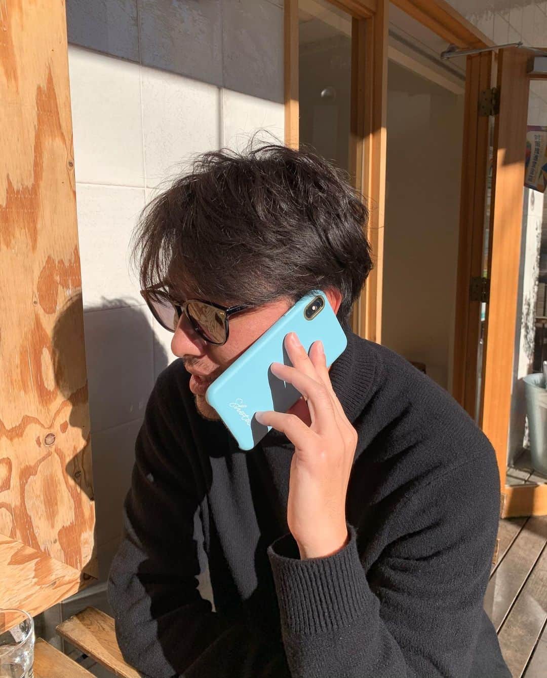 萩原章太のインスタグラム：「@casetify_jp のiPhoneケース🐬 𝓢𝓱𝓸𝓽𝓪って見えるかな🧐 好きな文字入れられるよ！ プレゼントにいいかもね🎁✨ @casetify  @casetify_jp  #CASETiFY#StateYourCase #iPhoneケース」