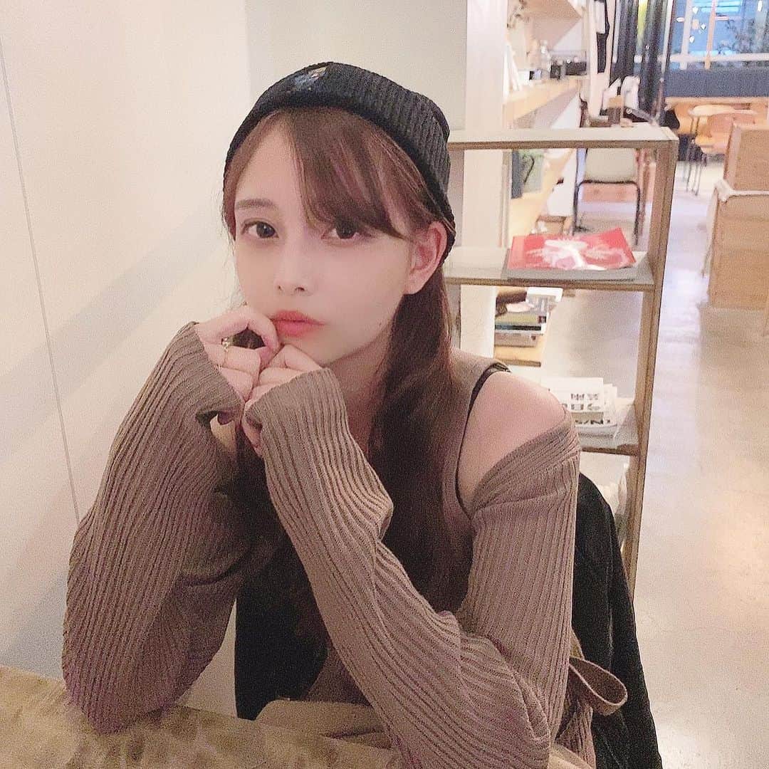 のインスタグラム：「クリスマスプレゼント何にしようかな〜ってAmazonFashionのクリスマスギフトストア @amazonfashionjp で探してたら可愛いニット帽見つけたからget🎁💕 . クリスマスギフトストア . ラルフローレンのクマちゃん可愛くて好き🧸🤎 . #amazonで発見#Fashion #ファッション #アマゾンファッション #クリスマスギフト #クリスマス#クリスマスプレゼント#ニット帽#帽子 #PR #amazonfashionjp」
