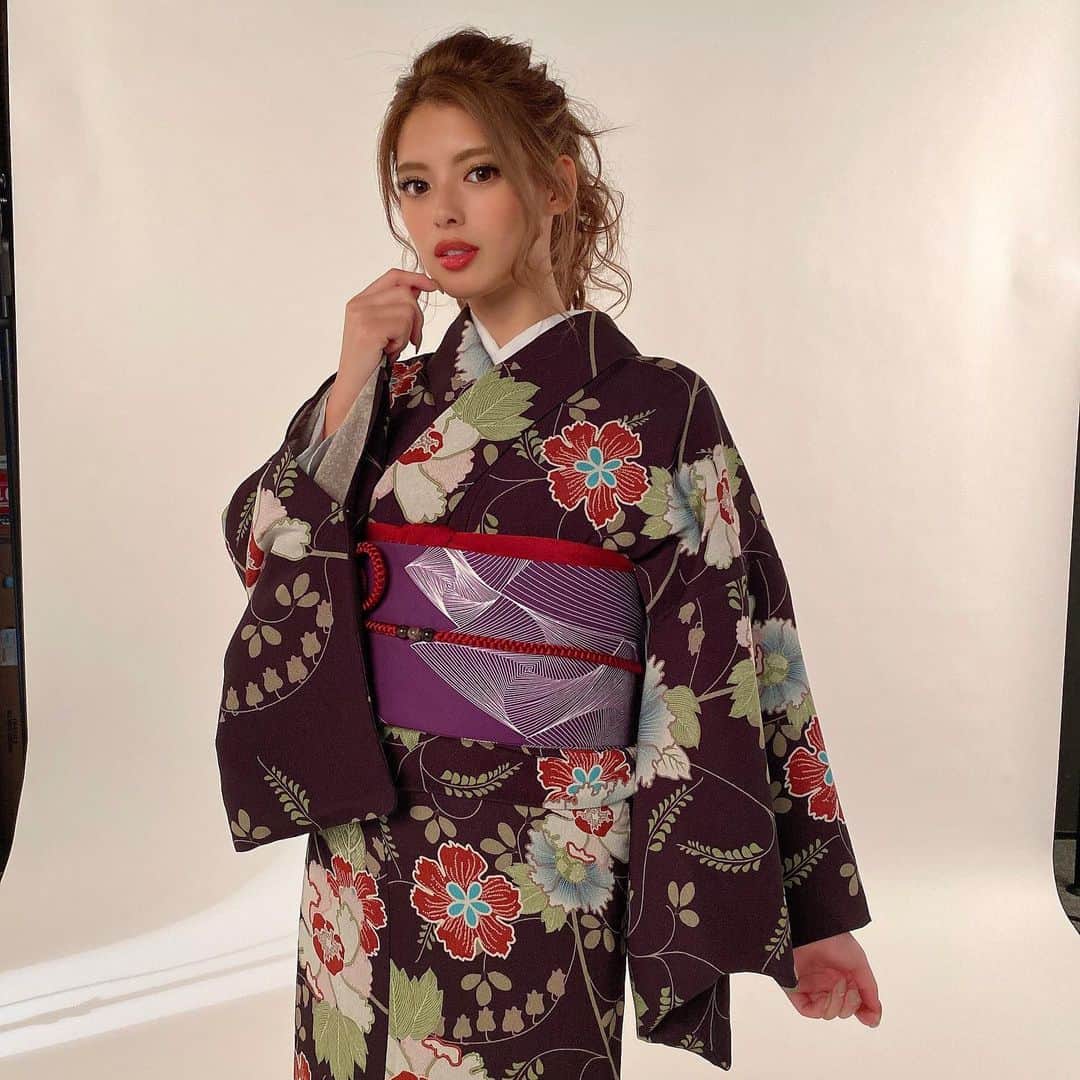 MINAMIさんのインスタグラム写真 - (MINAMIInstagram)「.  先日は、着物撮影でした👘🌸 『 @waon.kimono 』  .  上品な和柄なのに華やかで綺麗な着物。  . . . . . #和音  #フリーモデル  #アパレル撮影  #着物コーディネート #きもの #着物 #カジュアル着物 #着物モデル #kimono #和装 #着物女子 #japanesestyle  #japanesekimono #japankimono  #japaneseculture  #japanesegirl」11月30日 17時27分 - 373.mii