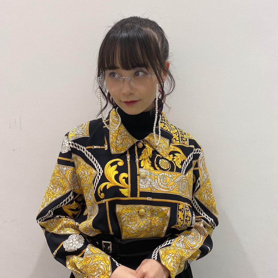 横山結衣さんのインスタグラム写真 - (横山結衣Instagram)「ひぃおばあちゃんのトップス！おさがり！💓かわいい〜！  オンラインお話し会ありがとうございました！」11月30日 17時54分 - yoko_yui_team8