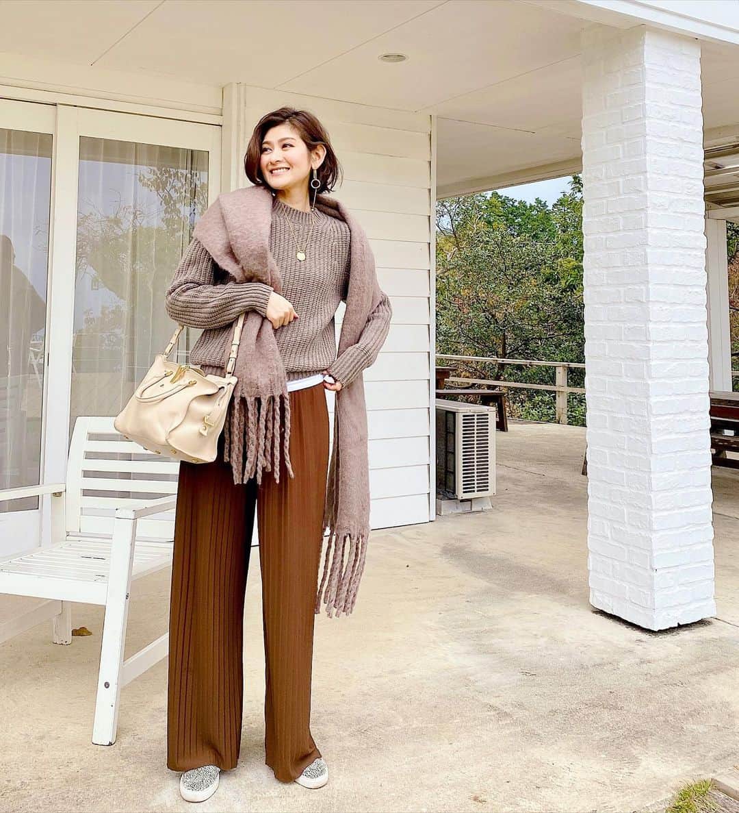 石井美絵子さんのインスタグラム写真 - (石井美絵子Instagram)「お気に入りのボリュームマフラー🧶 今年はなかなかコートが登場しない🤭 #ootd #outfit #fashionsnap #fashionstyle #vintagefashion #vintage #私服 #ミカコのフク」11月30日 17時59分 - mikako.ishii
