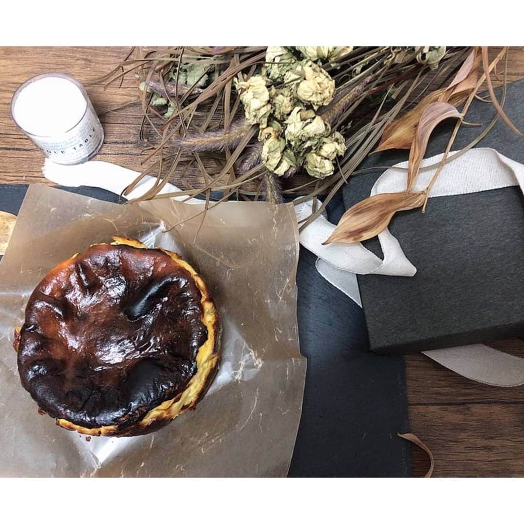 垰智子さんのインスタグラム写真 - (垰智子Instagram)「また、コロナが増えてきている事もあっておうち時間で楽しめたらいいなーって時にオススメなのが、@candle.table の通販🍴 . 今回バスクチーズケーキをお取り寄せしたんだけど、すんごく美味しかった✨😍 . 鹿児島県のハチミツ芋を使用して作られたバスクチーズケーキで、濃厚な味わいで本当に美味しいの♡ . @candle.table は、おうちでもレストランのような素敵な時間をというのがテーマになってて、本格的なレストランの味を味わえるの☺ . ぜひ、おうち時間を美味しいお食事で素敵な空間にしてみてね♪ . . #candletable #おうちレストラン #お取り寄せグルメ #グルメ通販 #バスクチーズケーキ #ご褒美スィーツ #スィーツ好きな人と繋がりたい #sweets」11月30日 18時12分 - taotao_tomo