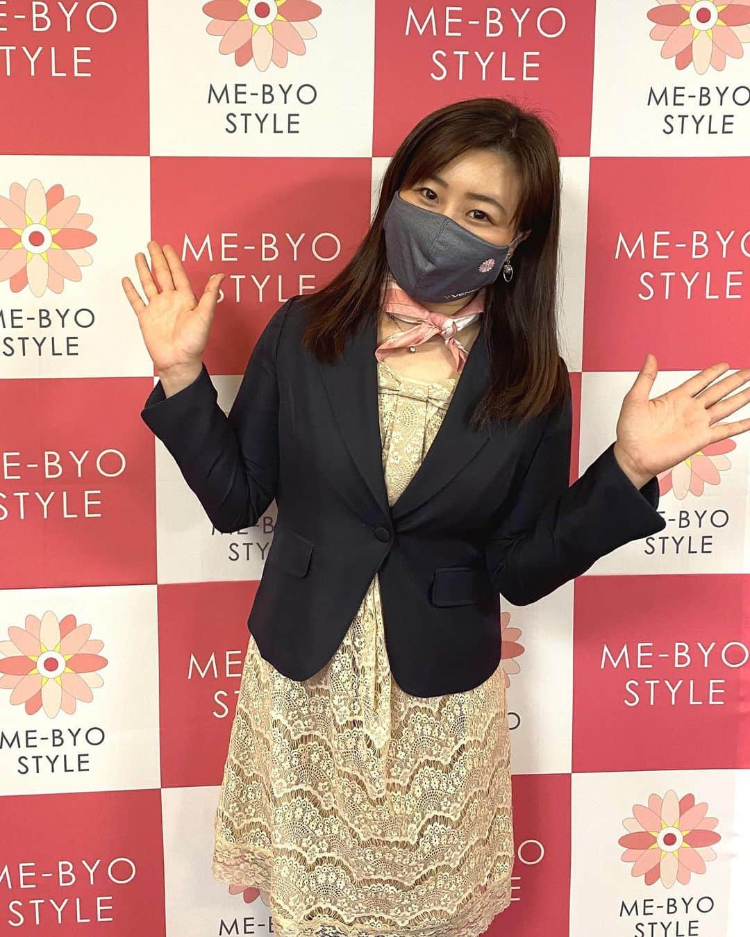 金谷有希子さんのインスタグラム写真 - (金谷有希子Instagram)「. .【11月のアンバサダー 神奈川県庁会議！】 .先日神奈川ME-BYO スタイルアンバサダーのミーティングで＠神奈川県庁でした❗️神奈川ME-BYO スタイルアンバサダーは『食』・『運動』・『社会参加』と3つのカテゴリーで活動しています😊 . 今回のミーティングの活動報告では、今年上半期はオンラインイベントやSDGsの活動について発表し、黒岩神奈川県知事にも活動報告を行いました。 . コロナ禍だからこそ基本に立ち返って自身の免疫力upに励み、未病改善してもらえたらと思います。そのバロメーターとして未病指標も是非お使い下さいませ❣️ . 身体にいいことして未病指標が変わり、数値で見える化できると、より健康になったことが実感できるかもしれません！もしできたら教えてくださいませ😚 . ねんりんピックかながわ2022ポスターのモデルに未病スタイルアンバサダーが写っています。ねんりんピックも楽しみです！ポスターもご覧ください✌️ . . #神奈川県 #未病スタイル #黒岩祐治知事 #神奈川mebyoスタイルアンバサダー #未病 #アナウンサー #ママアナウンサー #コロナ禍 #未病改善 #未病指標 #ねんりんピック」11月30日 23時38分 - kanatani_yukiko