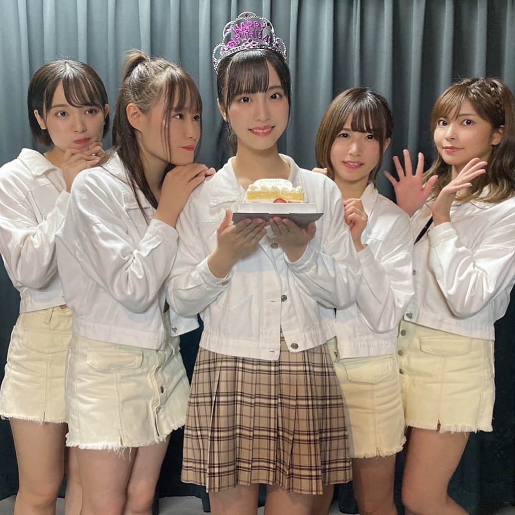 東坂みゆさんのインスタグラム写真 - (東坂みゆInstagram)「11/19💐Yu-na&Riina生誕祭💐  #フラミングの法則 初の生誕祭！ 楽しい1日でした😍」11月30日 18時27分 - miyu_0519_