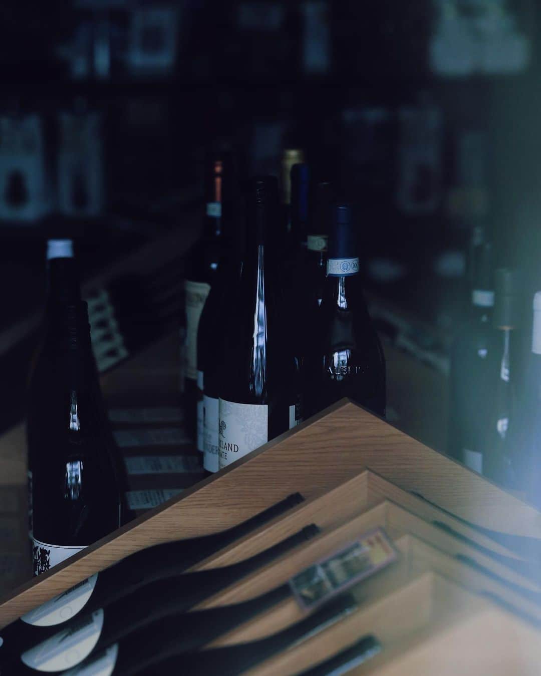 A.D.S.R.さんのインスタグラム写真 - (A.D.S.R.Instagram)「今年も残すところ1ヶ月 ホリデーシーズンに向けてワインを物色」11月30日 18時32分 - a.d.s.r._official