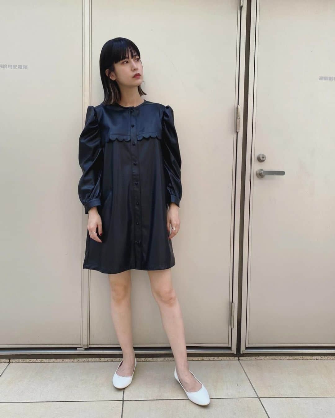 HONEY MI HONEY OFFICIALさんのインスタグラム写真 - (HONEY MI HONEY OFFICIALInstagram)「NEW IN⭐️  fake leather one-piece of.pk.bk freesize  変形カラーにスカラカットを施したミニワンピ レザーアイテムにパフスリーブで甘さをプラス チュニックとしてパンツを合わせるのも◎ 春や秋のアウターとしても使えます  @honeymihoney_official  @honeymihoney_style  #HONEYMIHONEY #表参道 #原宿 #南堀江 #大阪 #时尚 #我的最愛 #ハニーミーハニー #tokyo #osaka #outfit #fashion」11月30日 18時34分 - honeymihoney_official