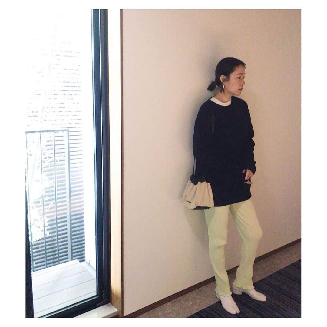 船曳ひろみさんのインスタグラム写真 - (船曳ひろみInstagram)「knit,boots/ @maisonmargiela  pants/ #vintage  bag/ @jilsander  #pi_ootd」11月30日 18時35分 - hiromi_funabiki
