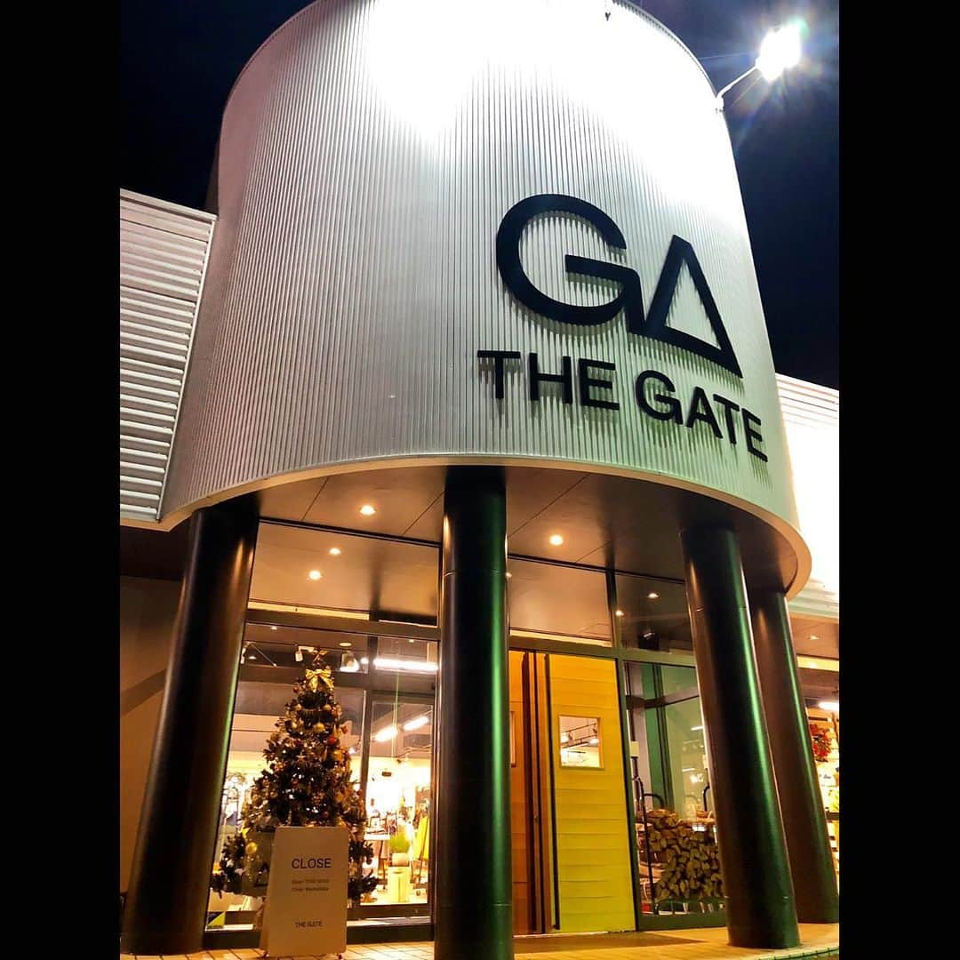 SUNDAY MOUNTAINさんのインスタグラム写真 - (SUNDAY MOUNTAINInstagram)「【THE GATE 臨時休業のお知らせ】12月1日（火）につきまして社内研修のため終日休業とさせていただきます。 * お客様には大変ご迷惑おかけしますが、ご理解のほどよろしくお願い申し上げます。 * * THE GATE スタッフ一同 * * ■THE GATE by SUNDAY MOUNTAIN 営業時間 11:00〜19:00 (水曜定休) 福井県福井市定正町1216 TEL 0776-97-8848 * * #THEGATE  #thegatebysundaymountain  #ザゲート  #臨時休業のご案内  #社内研修」11月30日 18時41分 - sundaymountain