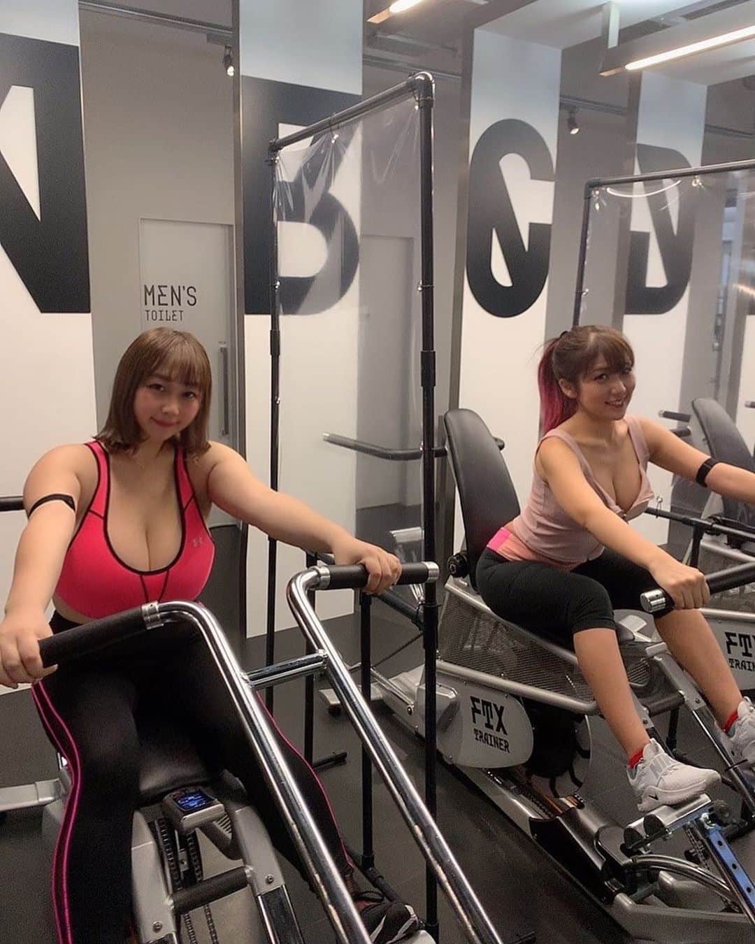 神谷麻美さんのインスタグラム写真 - (神谷麻美Instagram)「ｱｺﾊﾟｲと#トレーニング ❤️🏋️‍♀️ からのご飯😚💖✨  体動かすの好き💃💖✨  #ジム 💗🏋️‍♀️🔥💪」11月30日 19時00分 - asamice428