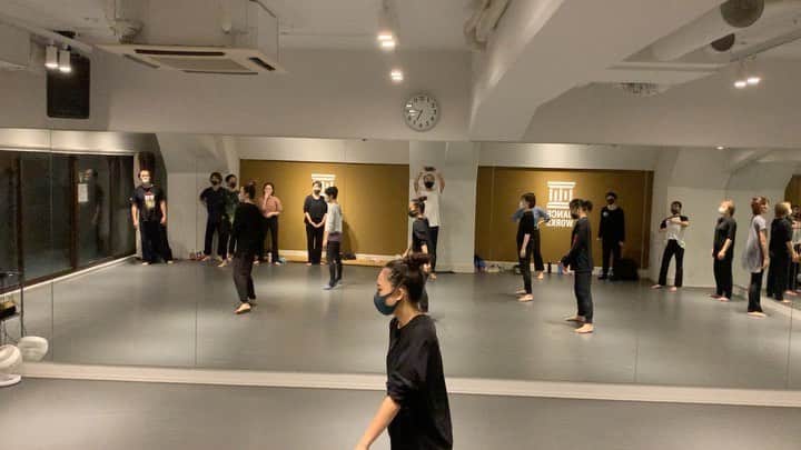 黒須洋壬のインスタグラム：「黒須洋嗣 JAZZ CLASS 2020.Nov.30 @danceworks_jpn  @xross #humannature  #michealjackson  #mask #dance #jazzdance #tokyo #japan」
