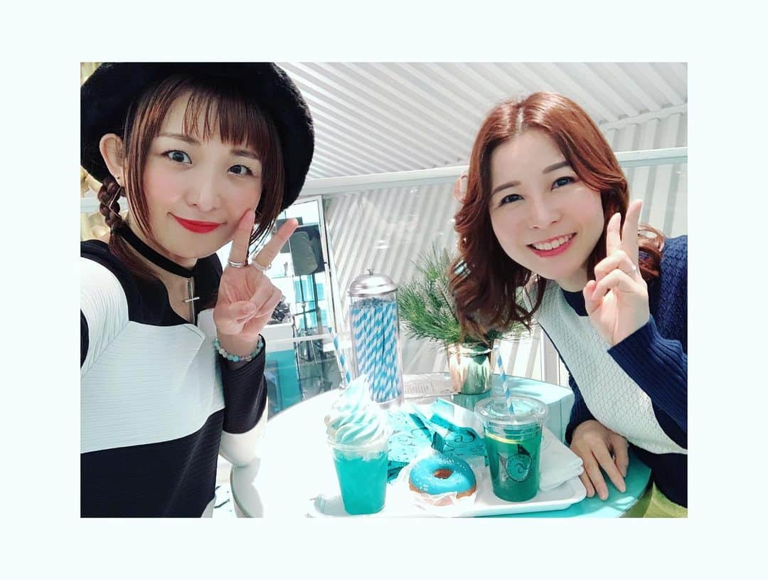 都乃さんのインスタグラム写真 - (都乃Instagram)「ひっっっさびさの休みっっっ🥳🎉  ろみちゃんと、#ティファニーカフェキャットストリート に行ってきたの😳✨  中がとてもとてもかわゆかった。。💚  お外のクリスマスツリーは、なんとティファニーのカメラマンさんが撮ってくれたの。。！ （なんかタイミング良くそこに居たの😳いい人だった。。ほくほく）  久々になんか女子な事した休日でした🙋🏻‍♀️💖🌸❣️」11月30日 19時17分 - tonomotono