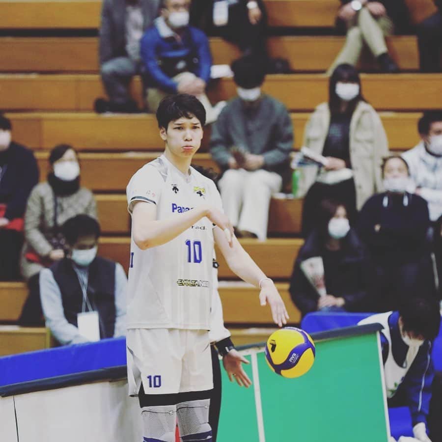 山内晶大のインスタグラム：「. . . 本日27歳になりました😚 たくさんの お祝いメッセージやプレゼント ありがとうございます🙇‍♂️ . . 27歳は心機一転し Newヤマウチで 感謝の気持ちを忘れずに 頑張っていきますので 今後も応援よろしくお願いします！ . . 30歳が近づいてきたよ🥶 . . I Love You 3000 . . #27 #ニューヤマウチ #アラサー #iloveyou3000」