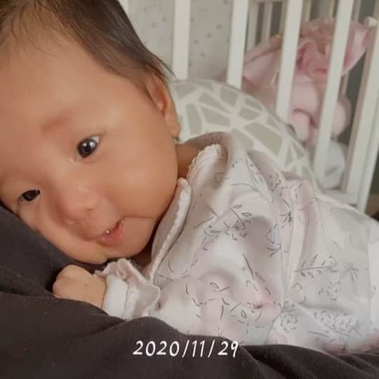 未来弥のインスタグラム：「PAPA LIFE 🍼🤎  #baby #papa  #papalife  #mygirl  #hugs」