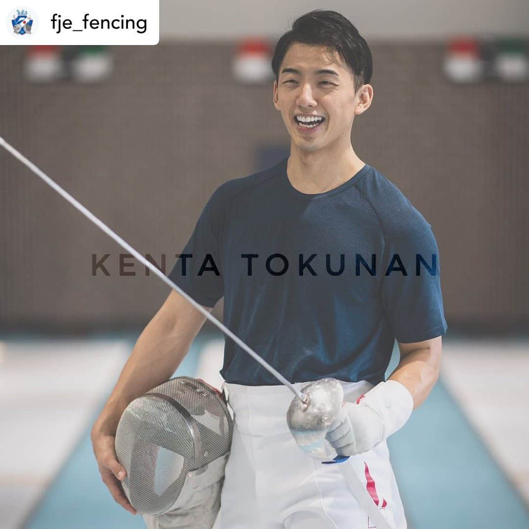 徳南堅太のインスタグラム：「@fje_fencing の投稿でも紹介されたので、こちらにも共有します🙆‍♂️  日本人トップ4の強者達を掘り下げて紹介し、選手の事をもっと知ってもらう企画です☺️✨﻿ 先日ストーリーで頂いた質問にもお答えさせて頂きます！﻿ ﻿ それでは、男子サーブル選手2人目スタートです❣️﻿ ﻿ 🙋‍♂️徳南堅太選手﻿ ﻿ 年齢 33﻿歳 世界ランキング73位﻿ 左利き﻿ 身長 184cm﻿ ﻿ 2枚目📷﻿ 白シャツデニム！王道のイケメンスタイルですね👖✨﻿ 徳南選手は背が高いのですごく似合っていてかっこいいです😆﻿ シンプルなスタイルが好きでそうで、私服での悩みは脚が太いのでパンツを合わせるのが大変だそうです💦フェンサーあるあるですね笑﻿ そして足のサイズが30cmあるので靴選びも大変だそう💦﻿ ﻿ 3枚目📷﻿ 趣味はサウナ！😳なんだか意外ですね！﻿ 近年空前のサウナブームだそうで、それに乗っかったところハマったんだそうです😂﻿ サウナ→水風呂→外気浴の順にこれを2-3セット行う事で、「ととのう」という状態になるそうです！﻿ 頭も体もリラックスする徳南選手のオススメコース、是非皆さんやってみてください😆💪﻿  (写真はロシアでサウナに行った時🇷🇺) ﻿  #フェンシング #fencing #フェンシング選手紹介 #サーブル #エペ #フルーレ #日本代表 #japan #national #nationalteam #joc #ioc #olympic #オリンピック #tokyo2020 #tokyo2021 #白シャツ #デニム #サウナ #sauna #サウナーと繋がりたい」