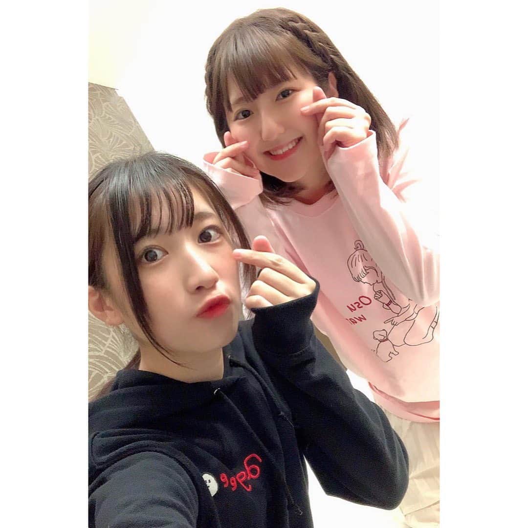 加藤一華さんのインスタグラム写真 - (加藤一華Instagram)「. ロケでお泊まりでした〜👏🌈 コラボグッズ交換して着てみた🤗笑 . #いちなる #いちなるTV #きゅんです #selfie #girl #friends」11月30日 19時52分 - ichika_kato