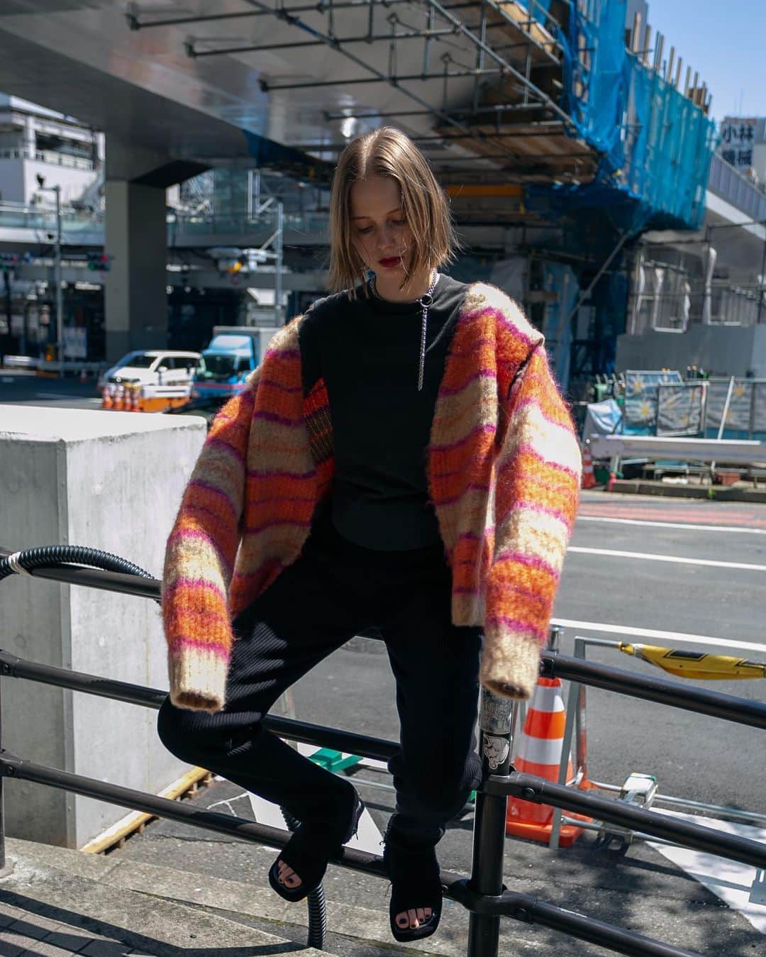 PERVERZE_OFFICIALさんのインスタグラム写真 - (PERVERZE_OFFICIALInstagram)「#PERVERZE_AW20 Collection  Photography by @fjt_ksk  Discover the Collection on our online.  #PERVERZE #StripeMohairWideCardigan」11月30日 20時03分 - perverze_official
