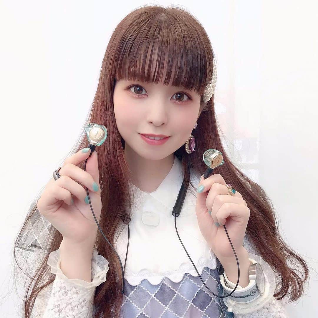 春奈るなのインスタグラム：「昨日のJust earのトークショーがアーカイブで観られるよ〜💜💜 是非見てね☺️💜💜  #justear  #ソニーストア  #名古屋  #sony  #nagoya  #youtube   https://youtu.be/9RZ00P0zSYE」