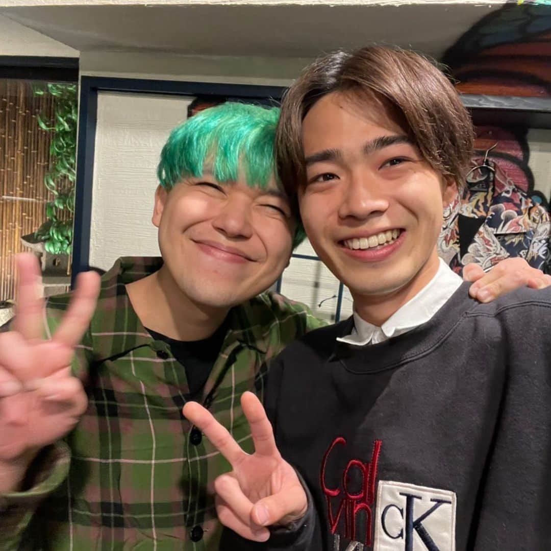 相馬トランジスタのインスタグラム：「やまちゃんとツーショット💚  #地元の後輩 #マホトも一緒 #今度西東京会やりたい」