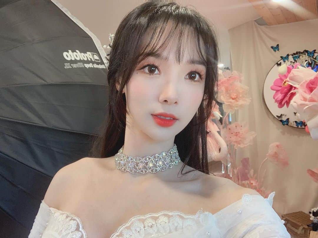 ミンヒ のインスタグラム：「👰🏻」